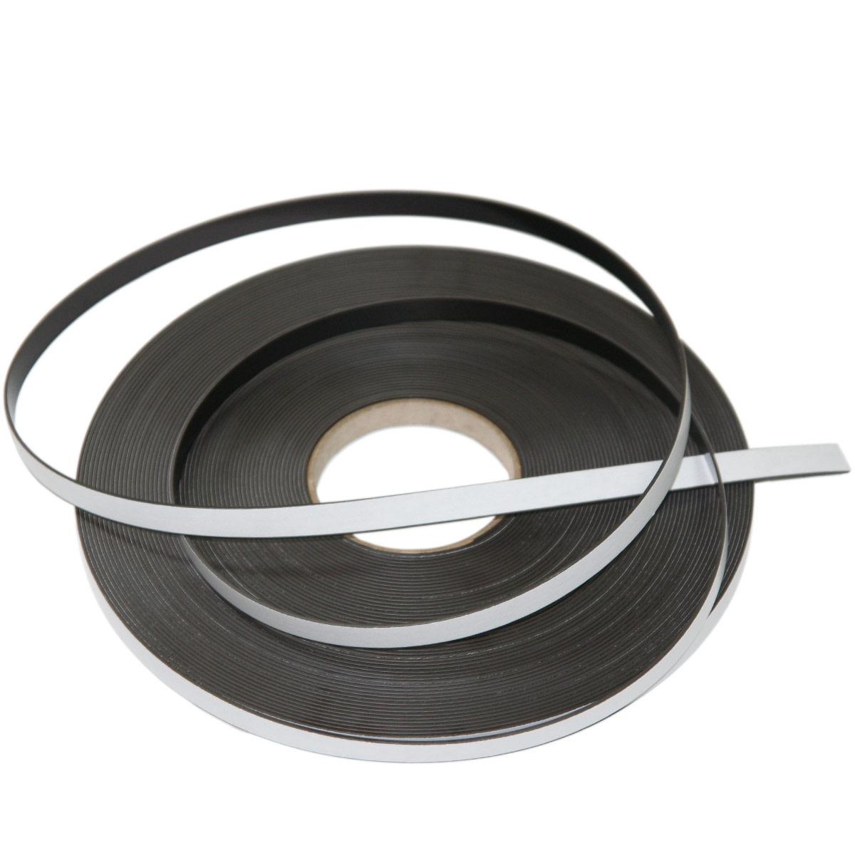 Self-adhesive magnetic tape with Standard glue Dimension: 12,7 mm x 30 m  Thickness: 1.5 mm Quantity in package: 1